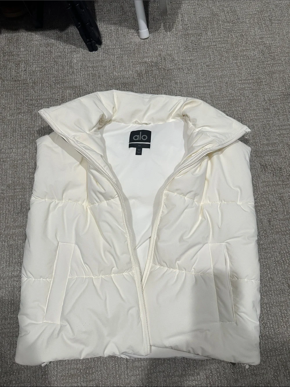 Alo yoga puffer vest - Picture 4 of 12